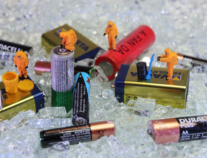 Rechargeable vs Disposable Batteries - Ultimate Battery Battle