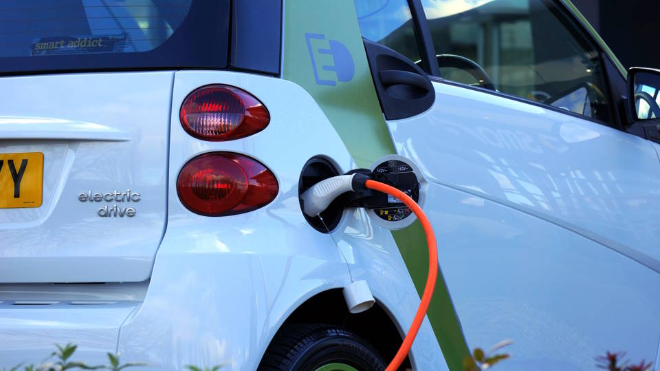 How to Charge a Hybrid Car