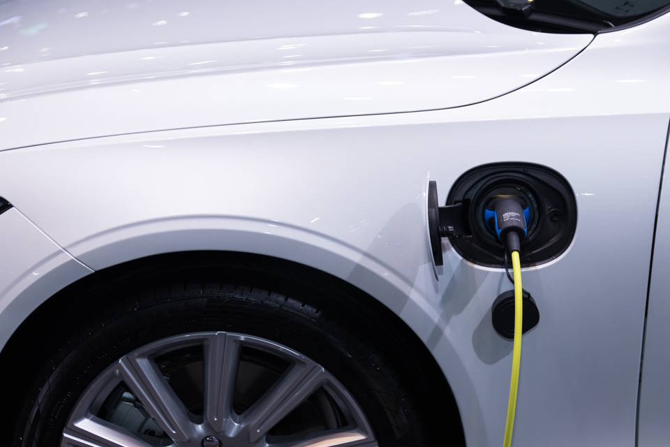 Do You Have to Plug in a Hybrid Car?