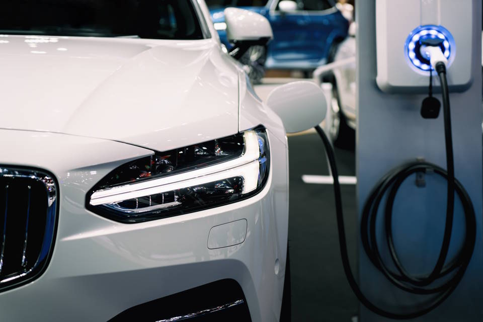 Do Electric Cars Use Oil?