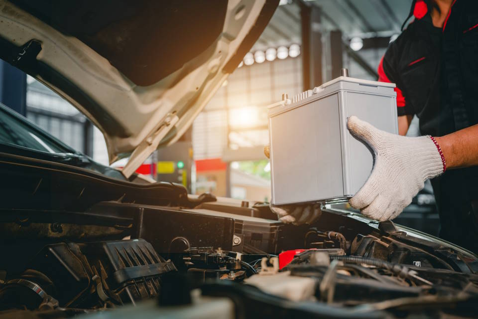 Can a Car Battery Die While Driving